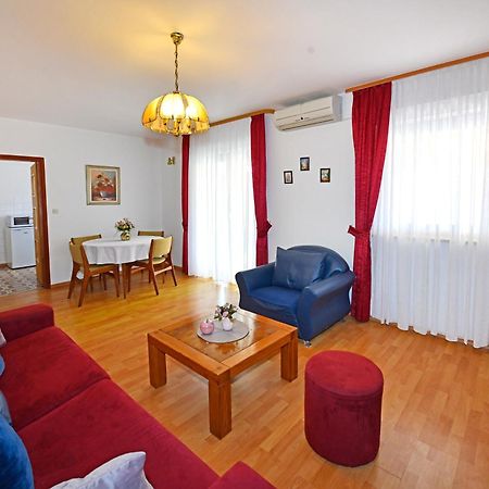 פורץ Apartments Jasmina מראה חיצוני תמונה