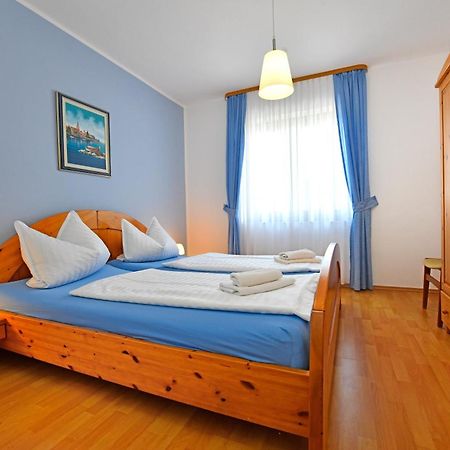 פורץ Apartments Jasmina מראה חיצוני תמונה