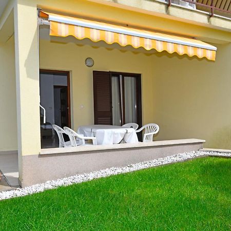 פורץ Apartments Jasmina מראה חיצוני תמונה