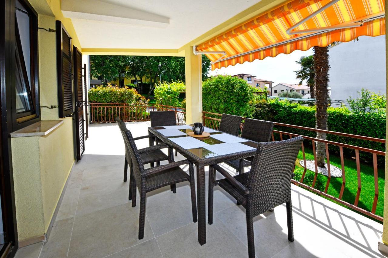 פורץ Apartments Jasmina מראה חיצוני תמונה