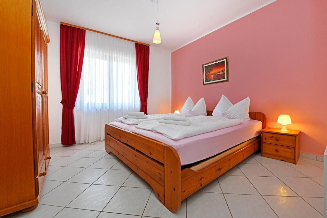 פורץ Apartments Jasmina מראה חיצוני תמונה