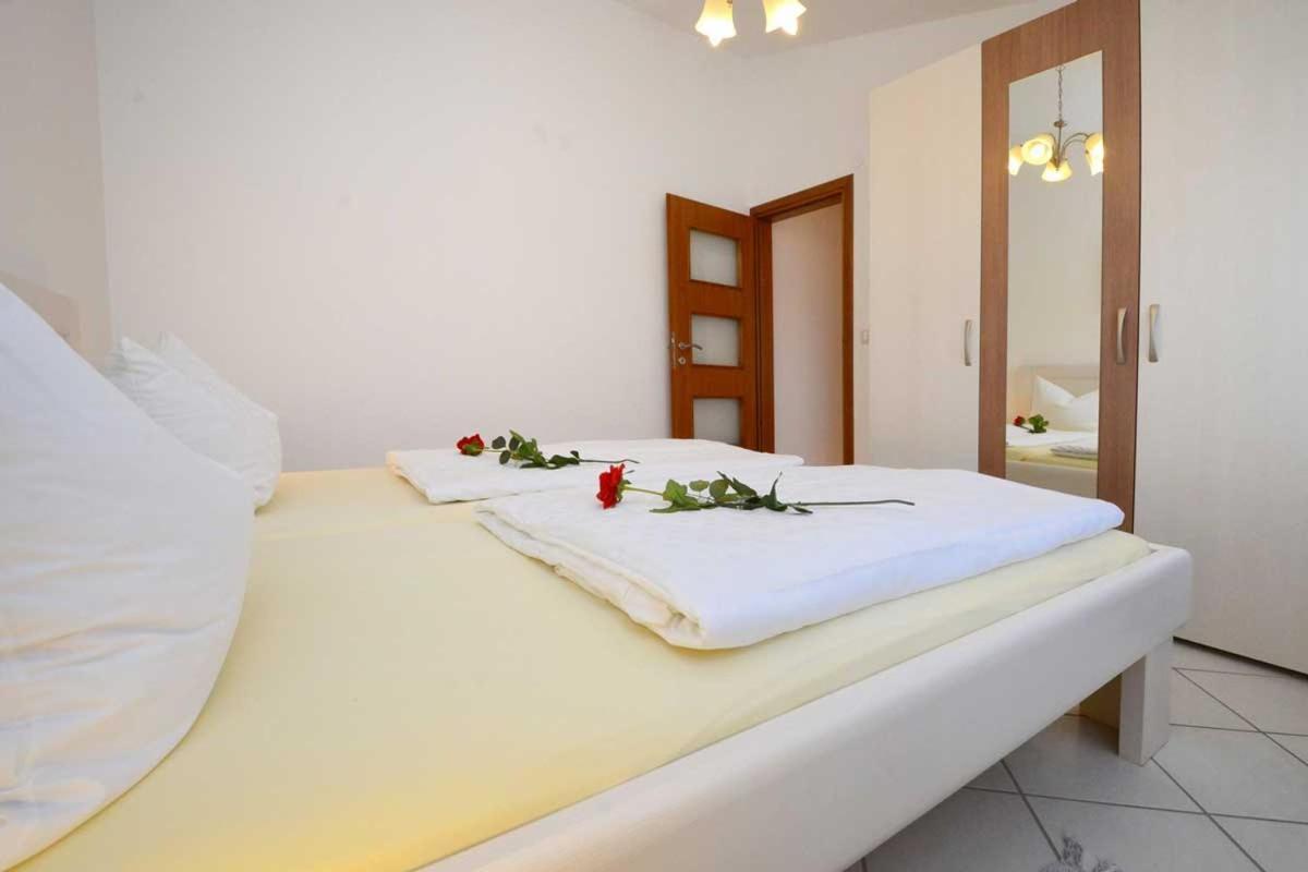 פורץ Apartments Jasmina חדר תמונה