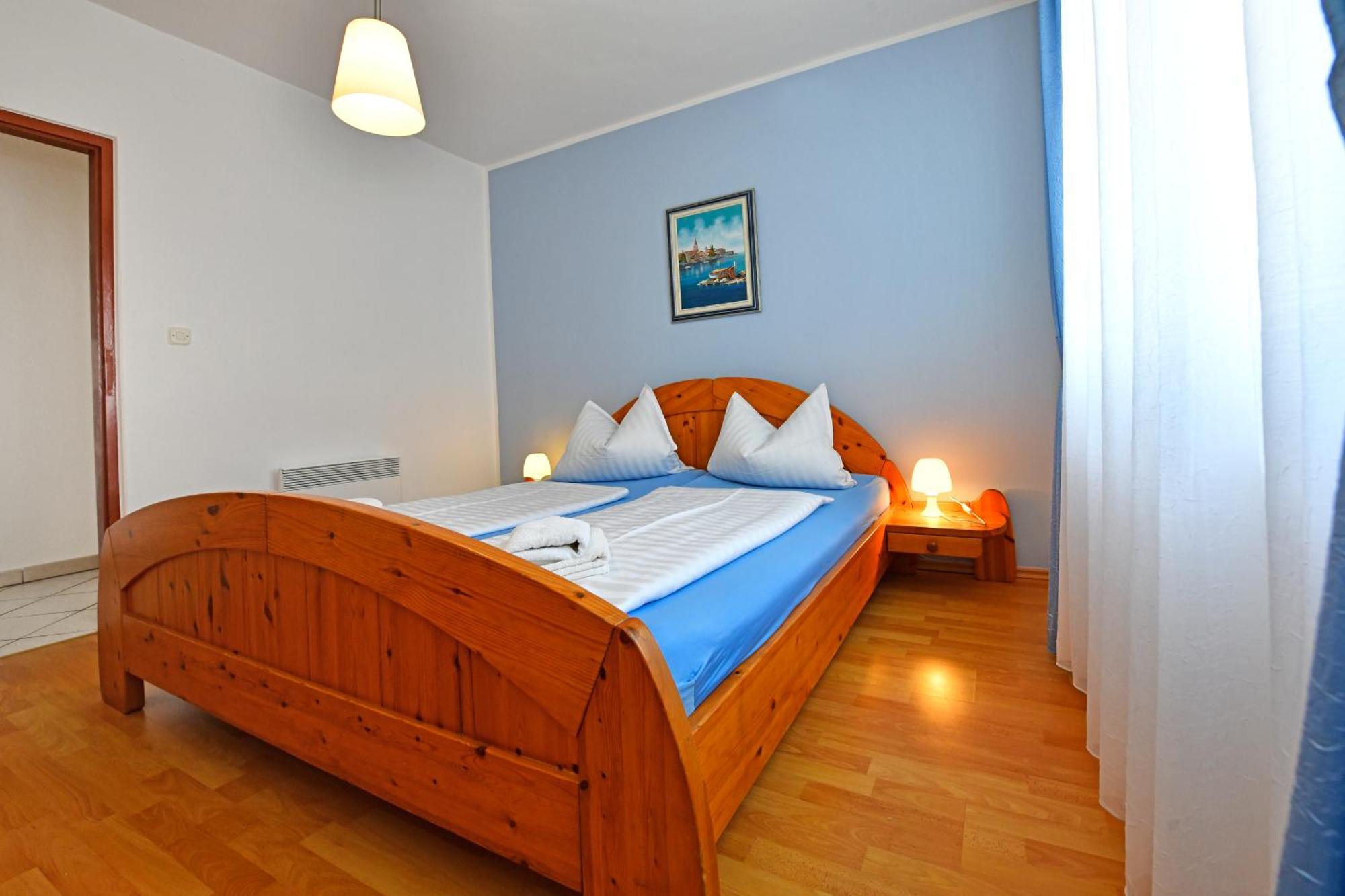 פורץ Apartments Jasmina מראה חיצוני תמונה