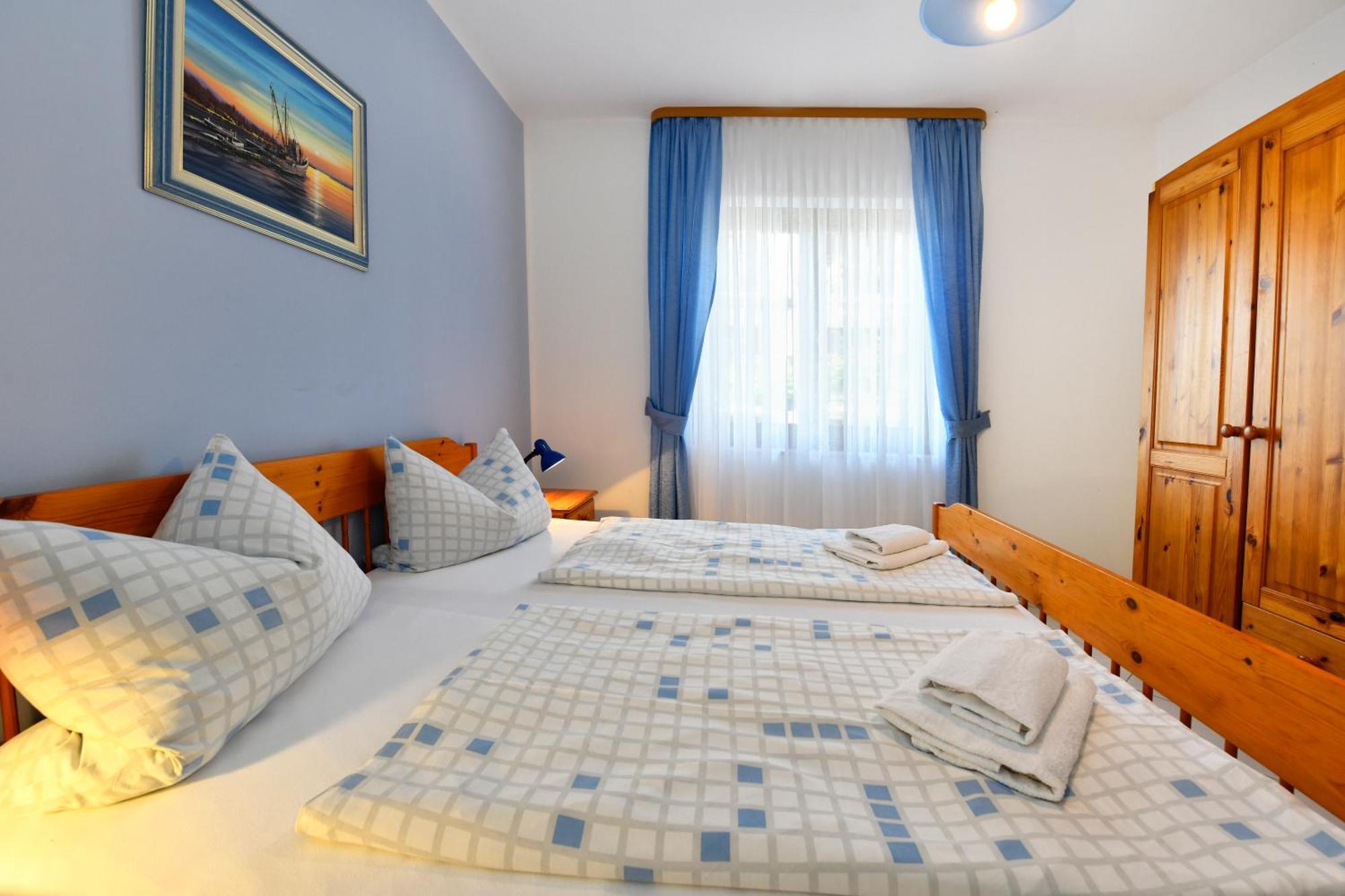 פורץ Apartments Jasmina מראה חיצוני תמונה