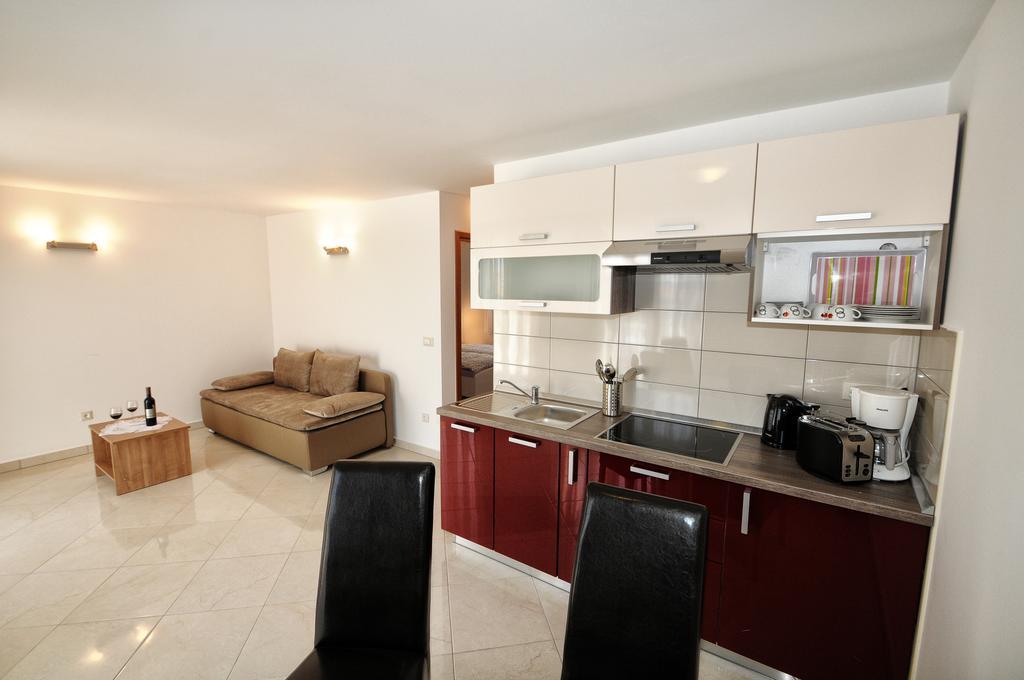 פורץ Apartments Jasmina חדר תמונה