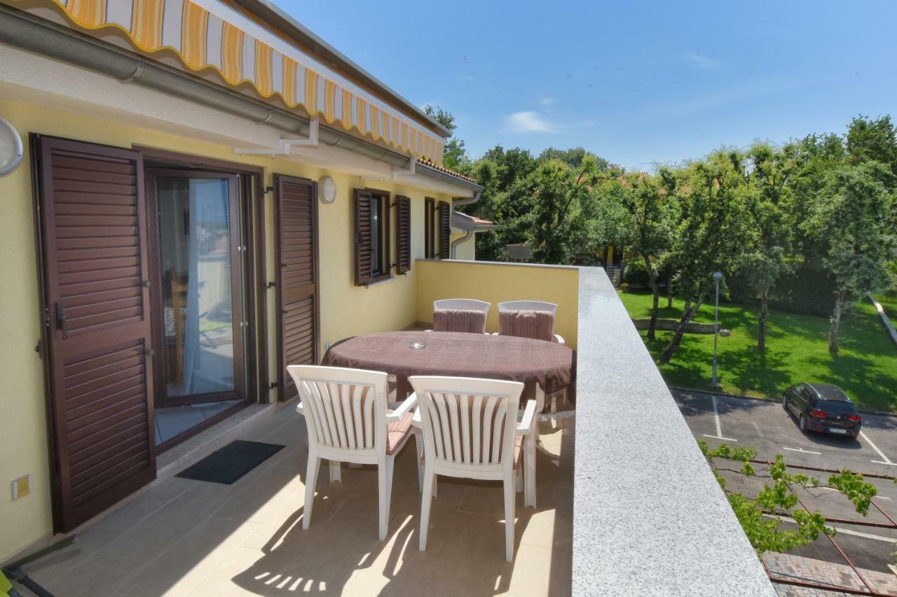 פורץ Apartments Jasmina מראה חיצוני תמונה